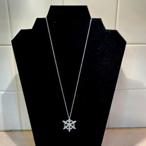 Sparkling silver snowflake necklace